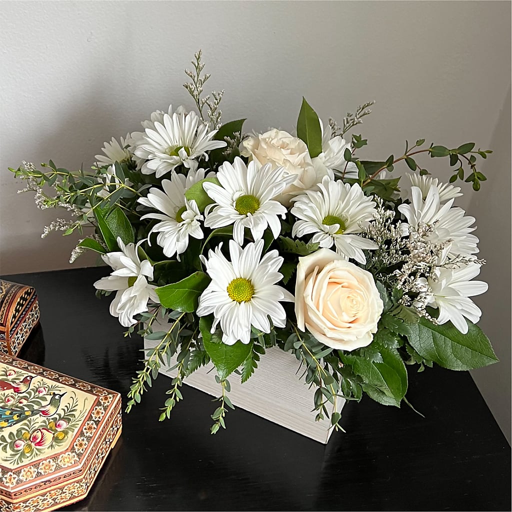 Fresh Linen Box Bouquet – Nextdayflowers.net, Tontitown AR