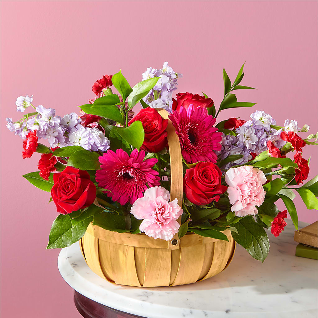 Pink Picnic Basket – Nextdayflowers.net, Tontitown AR