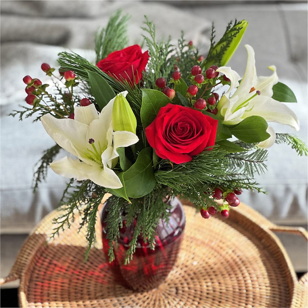 Evergreen Delight Bouquet – Nextdayflowers.net, Tontitown AR
