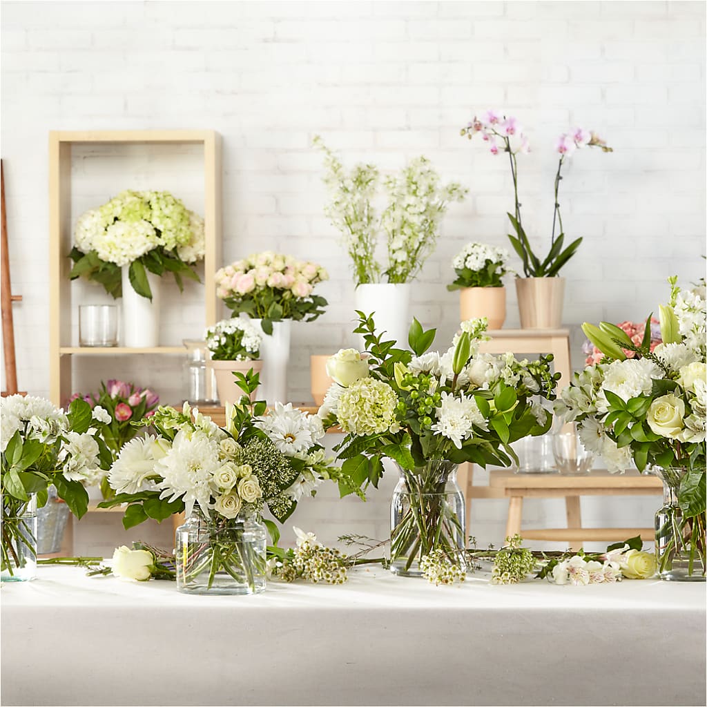 Classic Ivory – A Florist Original –  Nextdayflowers.net, Tontitown AR