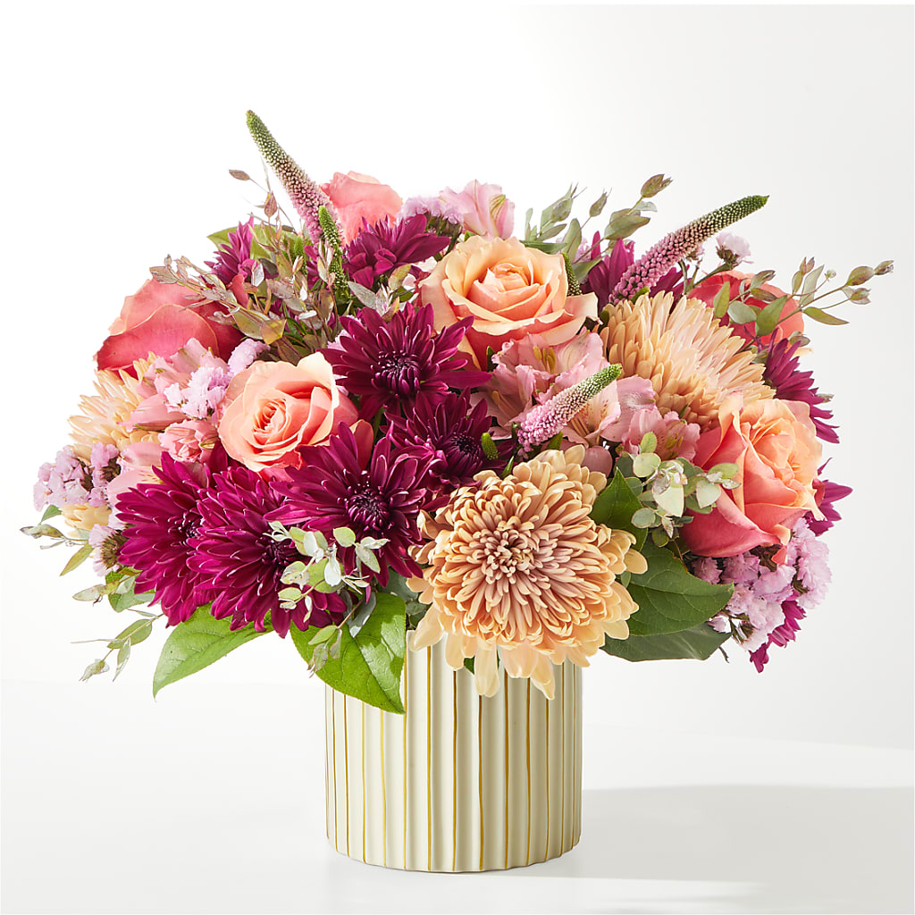 Berry Cobbler Bouquet with Ivory Vase –  Nextdayflowers.net, Tontitown AR