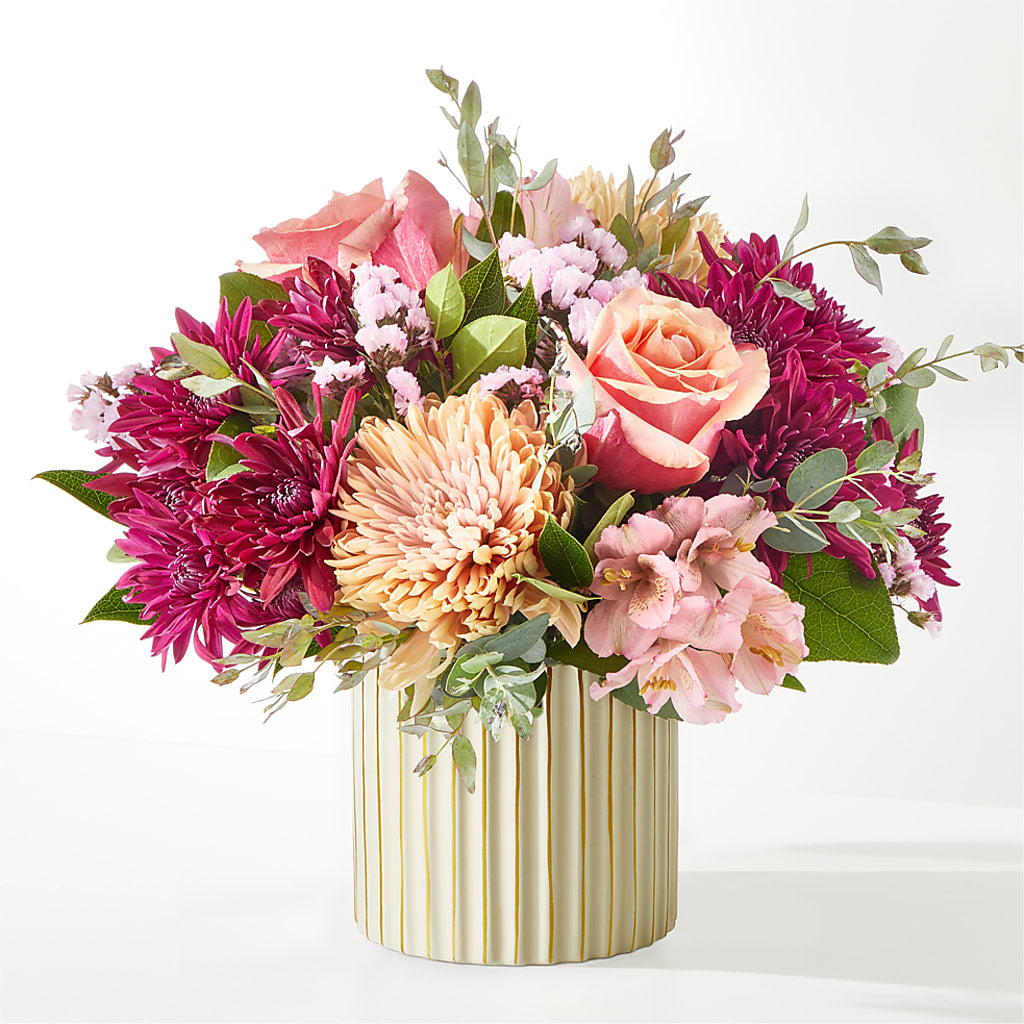 Berry Cobbler Bouquet with Ivory Vase –  Nextdayflowers.net, Tontitown AR